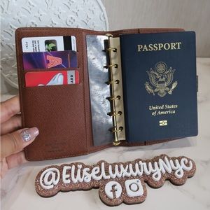 ❌SOLD❌Authentic Louis Vuitton Agenda / Passport Holder
